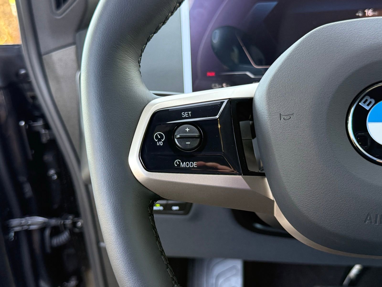 New 2026 BMW iX xDrive45 image 23