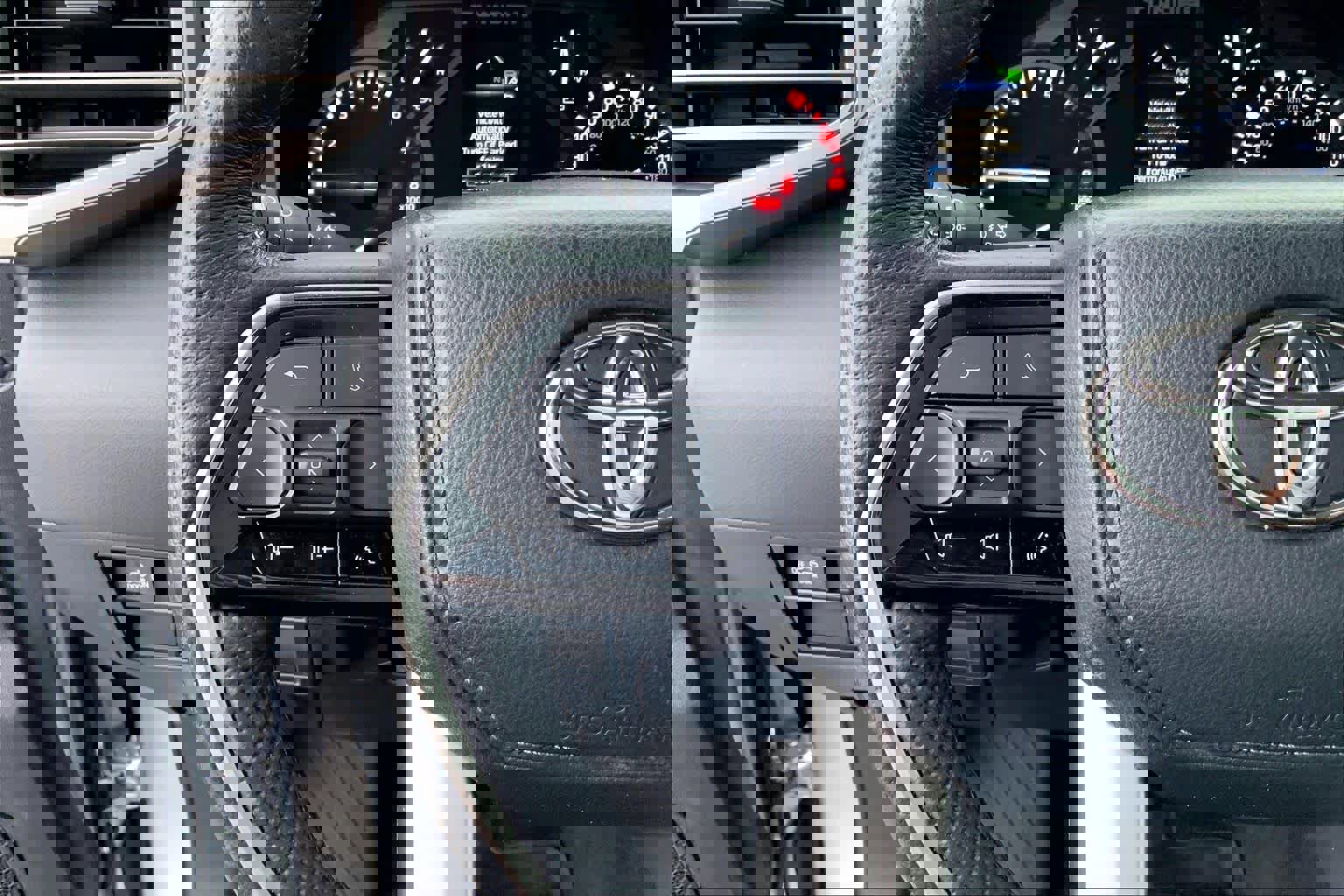 Used 2023 Toyota Tundra Limited image 22