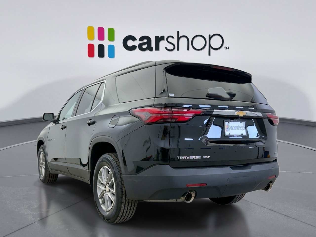 Used 2023 Chevrolet Traverse LT image 3