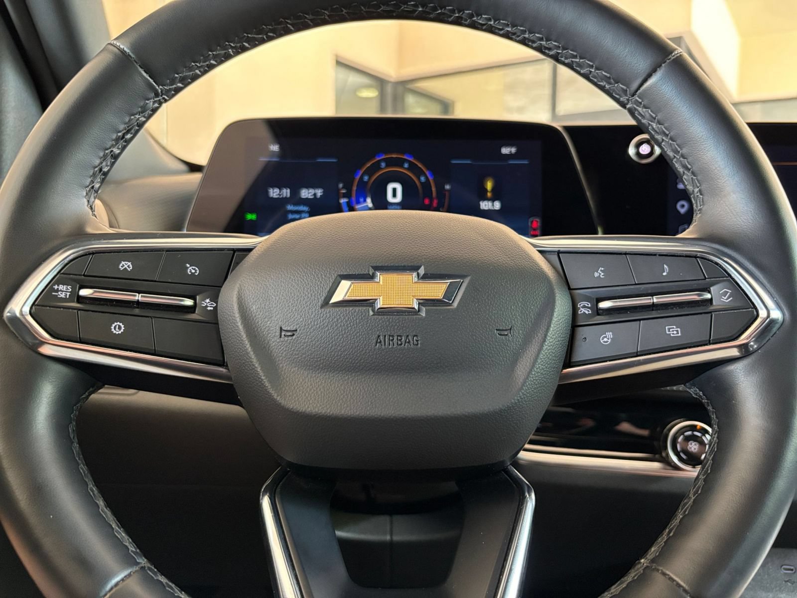 Used 2025 Chevrolet Equinox LT FWD image 30