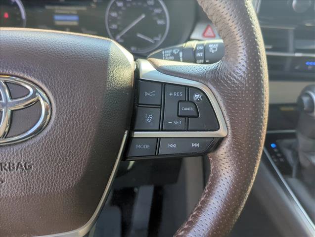 Used 2021 Toyota Sienna Platinum image 17