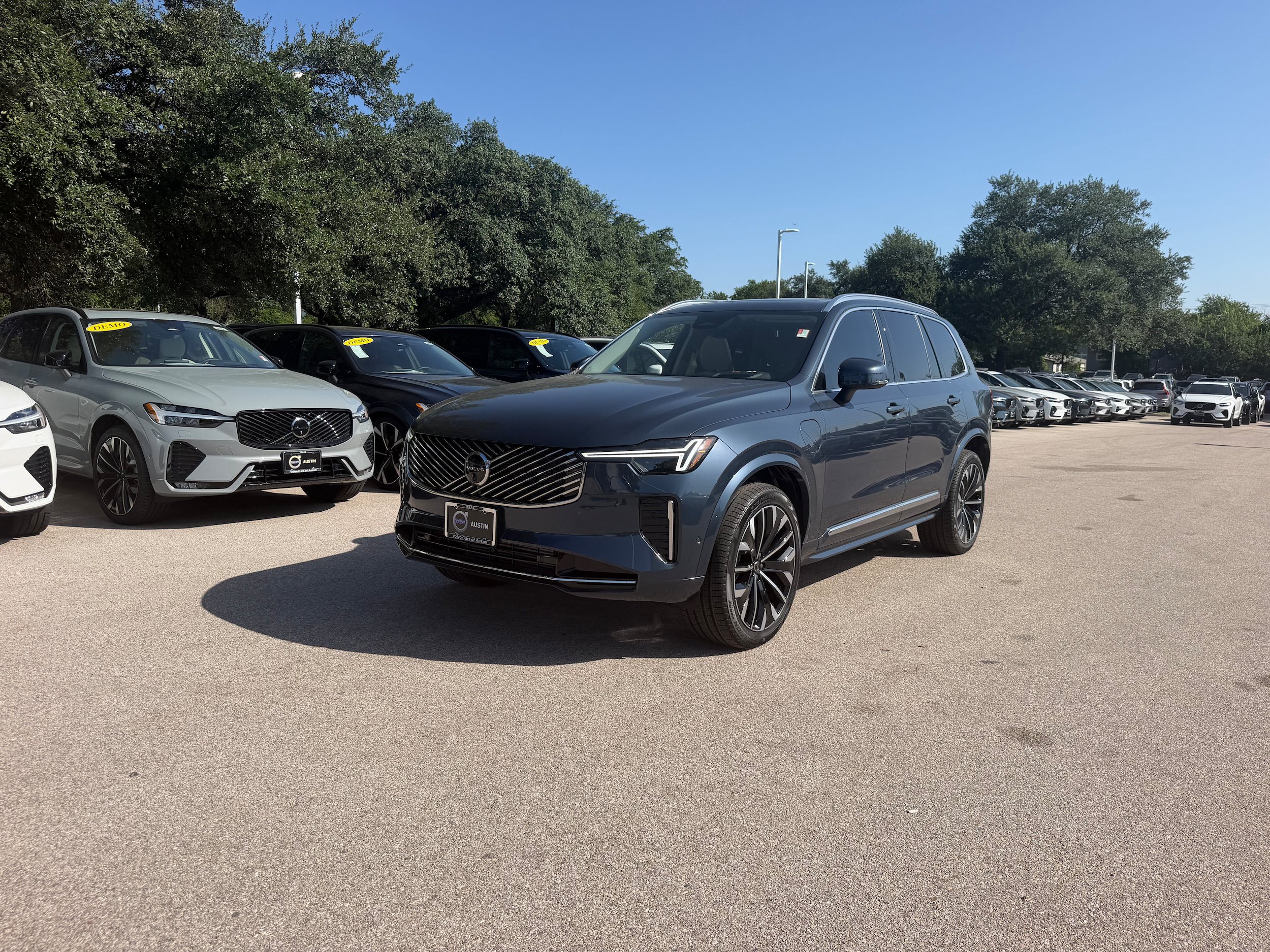New 2026 Volvo XC90 T8 Ultra AWD/4WD image 2