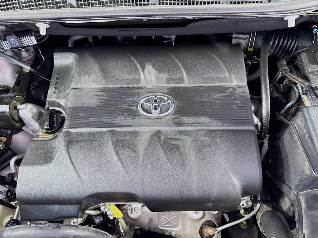 Used 2013 Toyota Sienna XLE FWD image 39