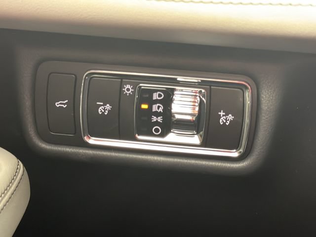New 2026 Lincoln Aviator 2WD w/ Jet Appearance Package image 7