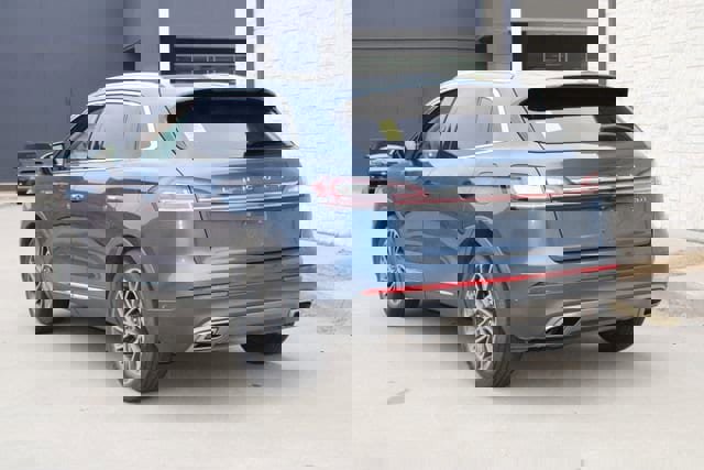 Used 2019 Lincoln Nautilus Reserve image 3