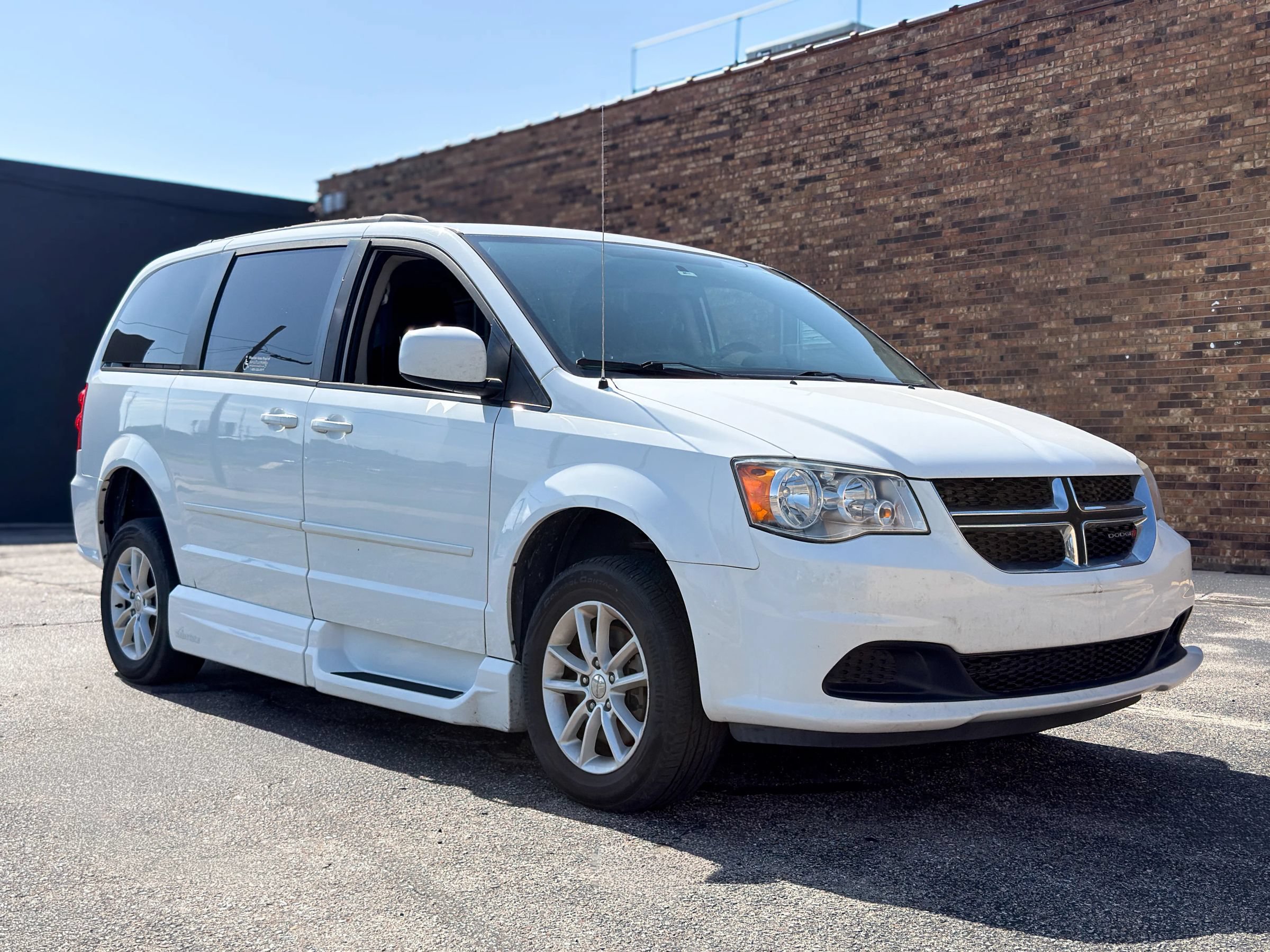 Used 2015 Dodge Grand Caravan SXT FWD video 1