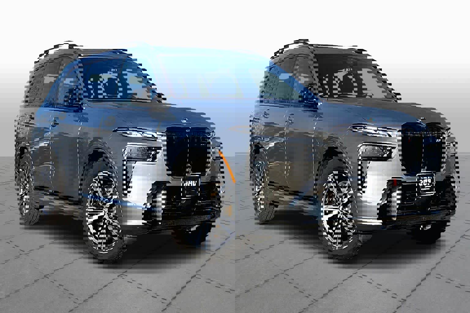 Used 2025 BMW X7 M60i image 2