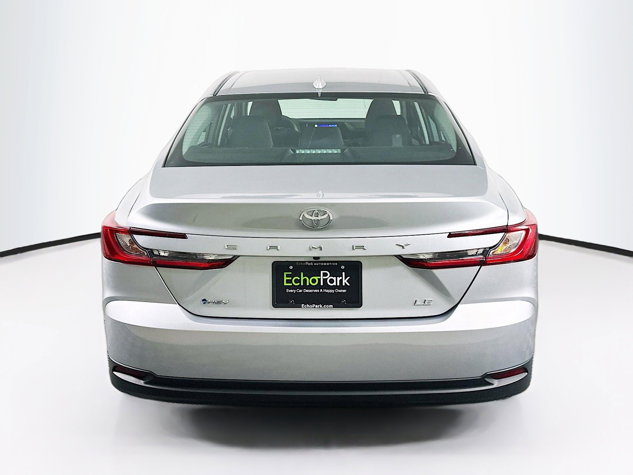 Used 2025 Toyota Camry LE image 7