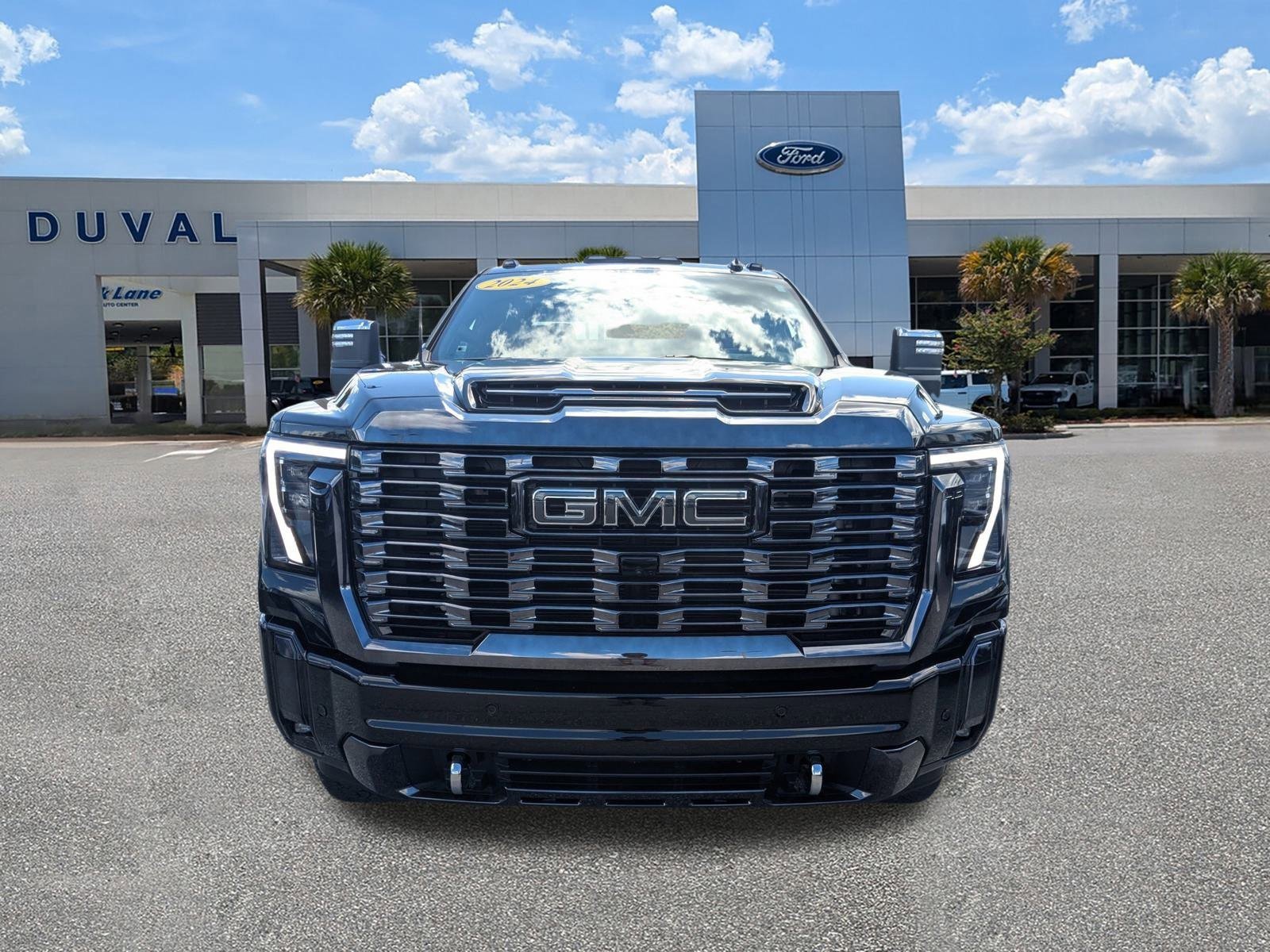 Used 2024 GMC Sierra 3500 Denali Ultimate image 8