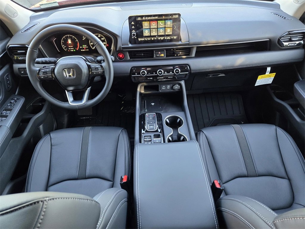 New 2025 Honda Pilot Touring image 12