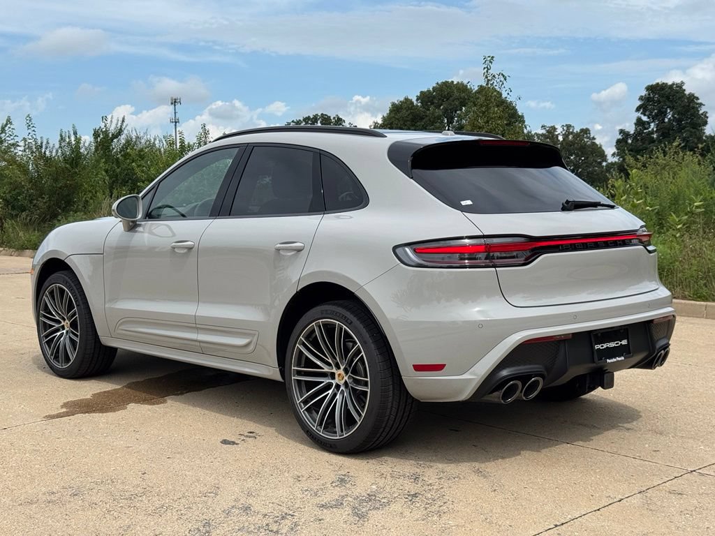 Used 2026 Porsche Macan AWD/4WD image 3