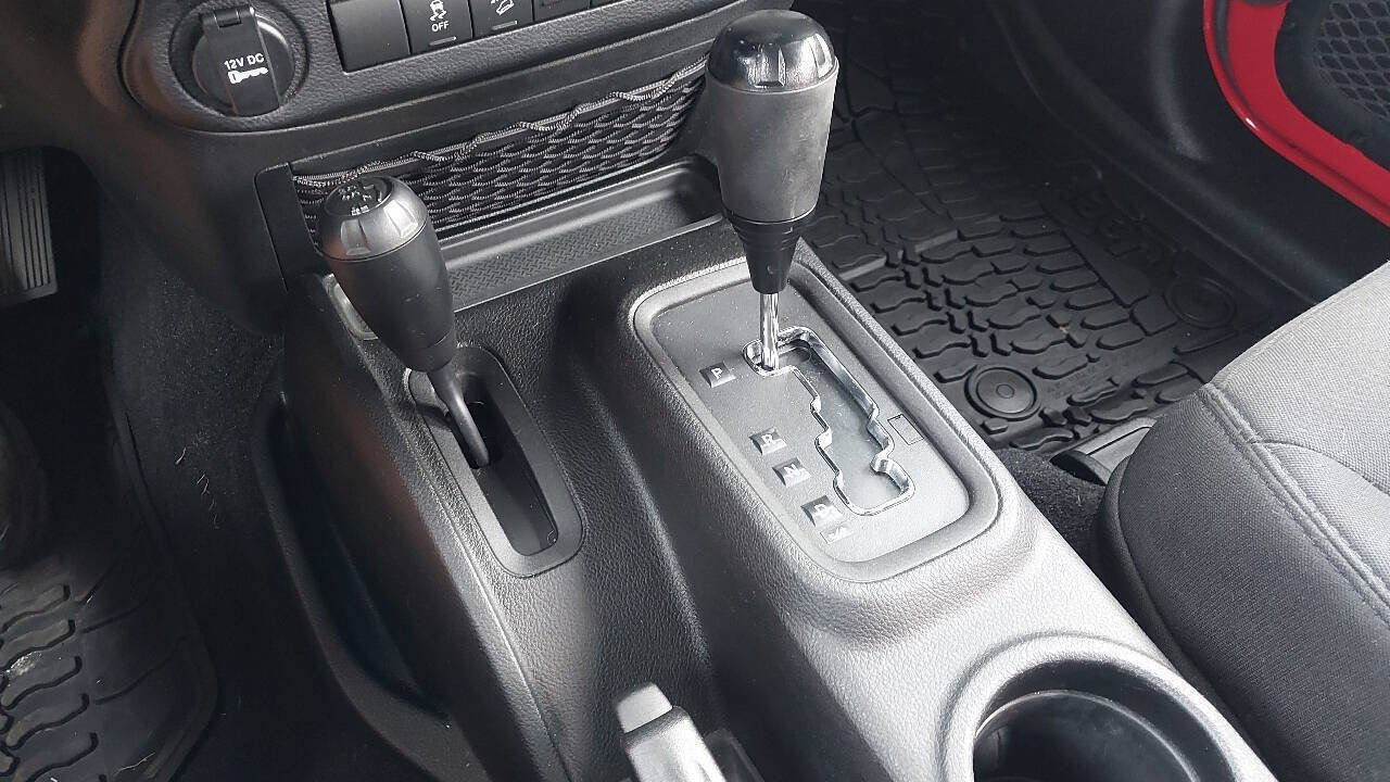 Used 2014 Jeep Wrangler Sport AWD/4WD image 12