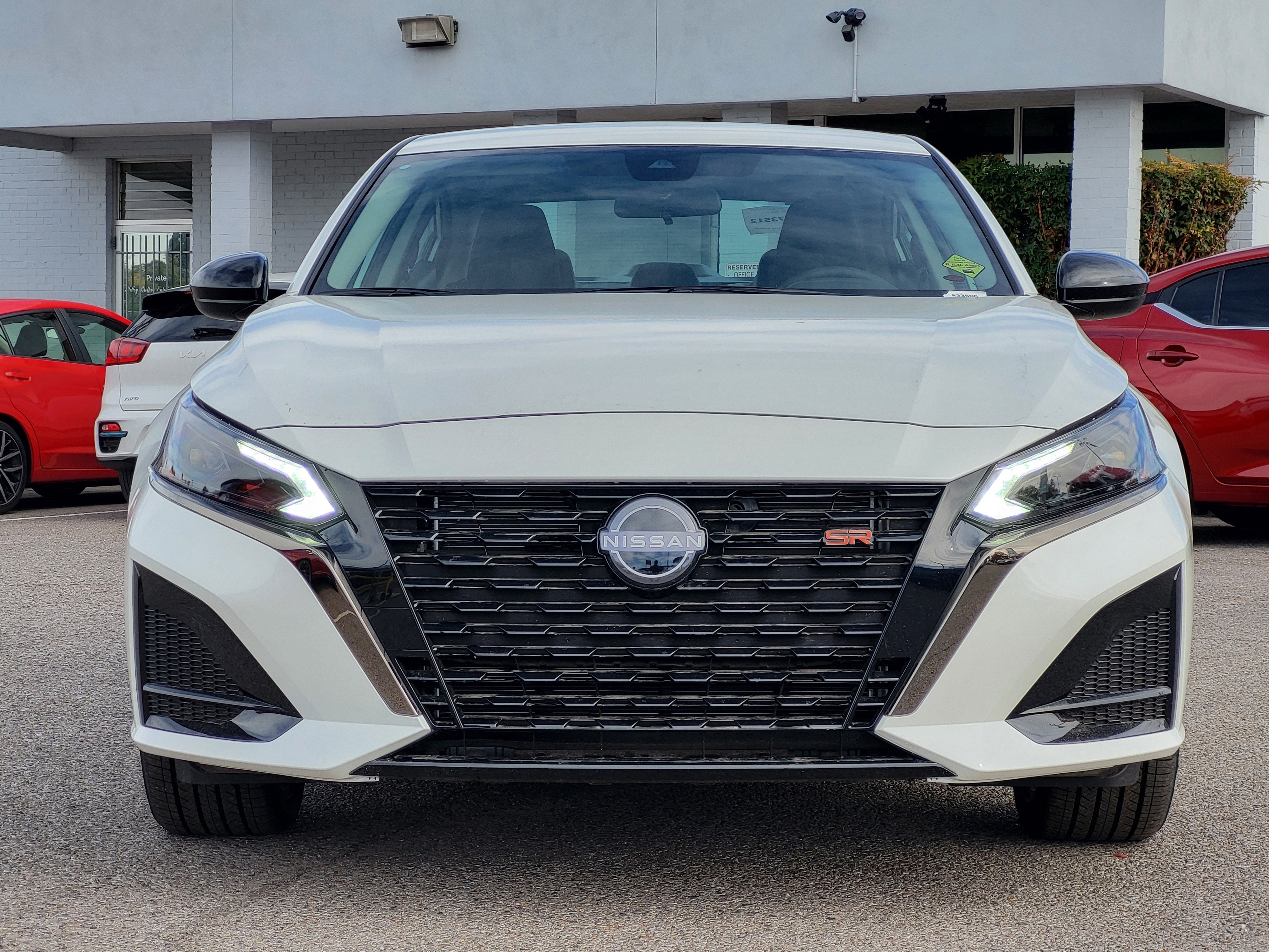 New 2025 Nissan Altima 2.5 SR image 3