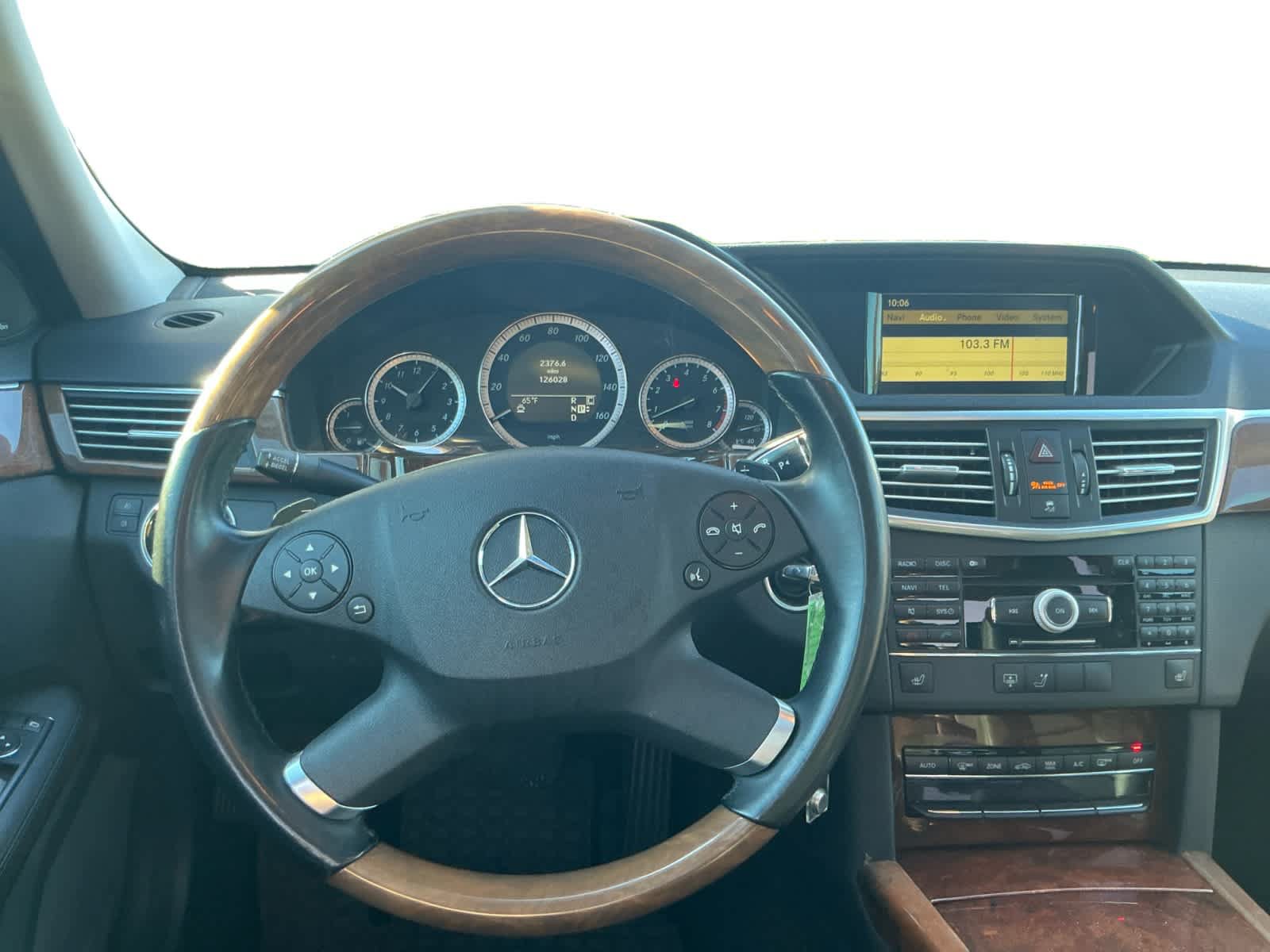 Used 2010 Mercedes-Benz E 350 4MATIC Sedan image 10