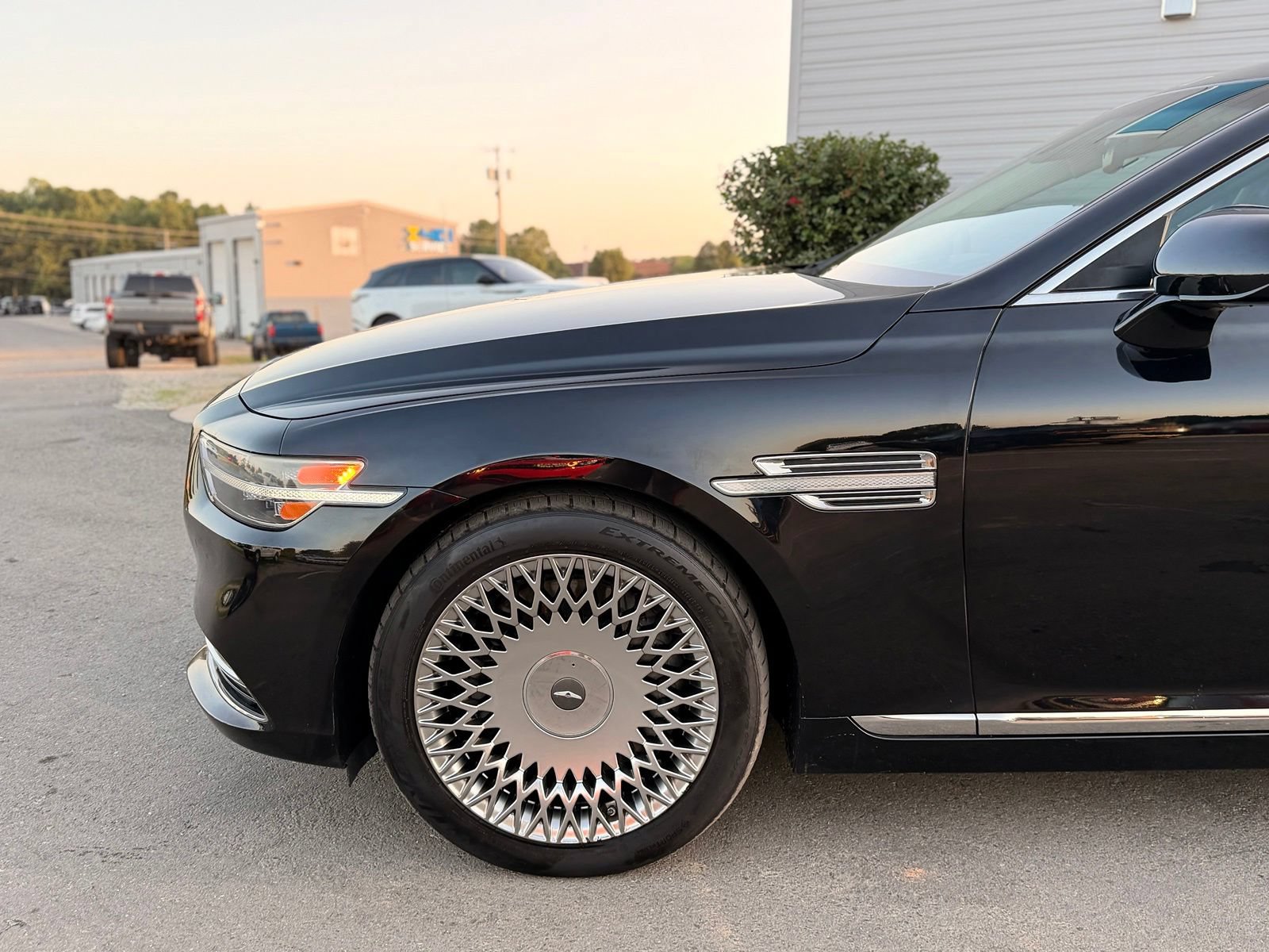 Used 2020 Genesis G90 3.3T Premium RWD image 16
