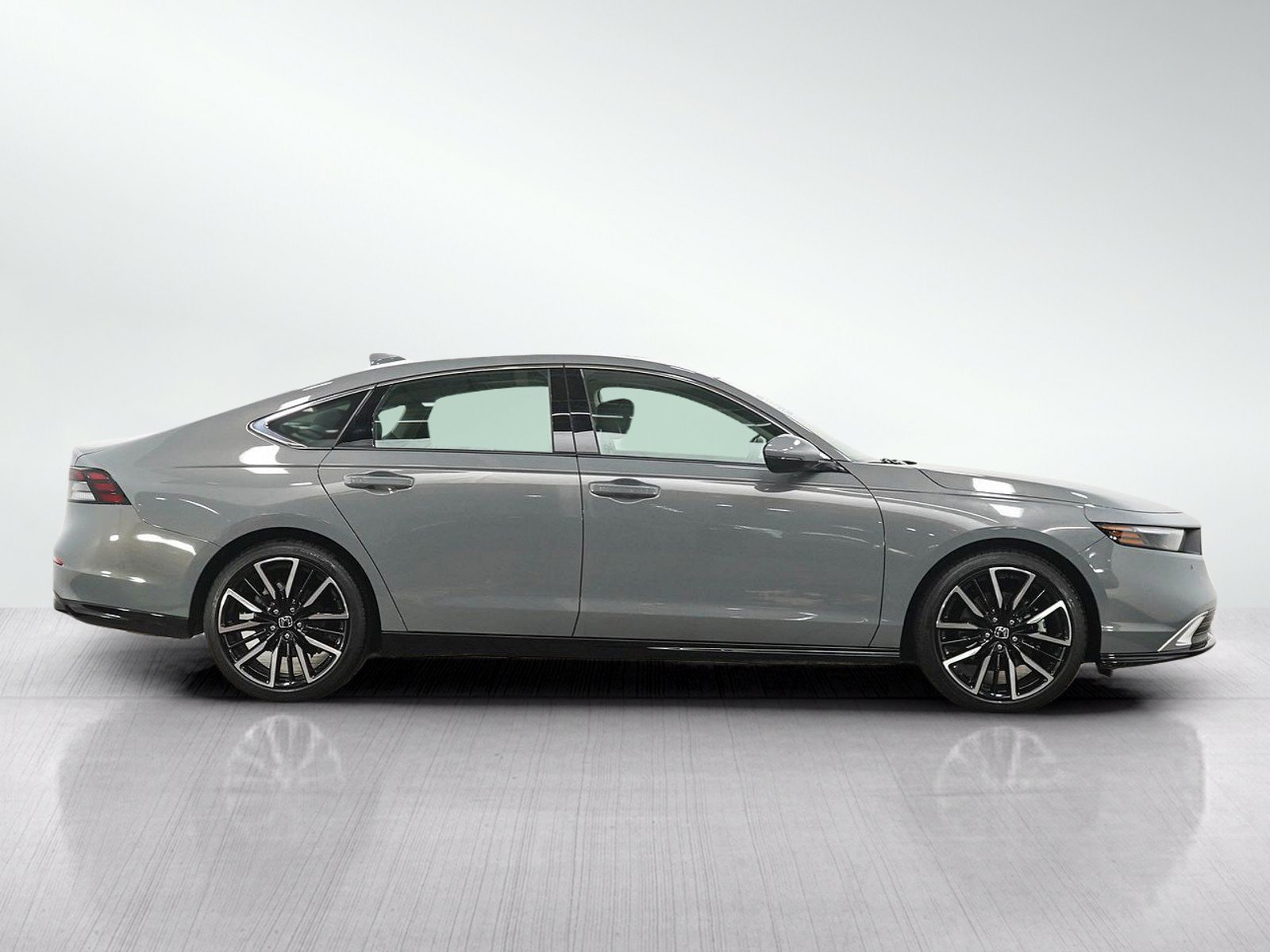 Used 2025 Honda Accord Touring image 6