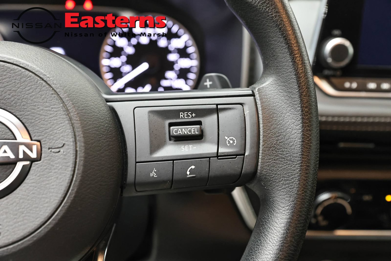 Used 2023 Nissan Rogue S AWD/4WD image 16