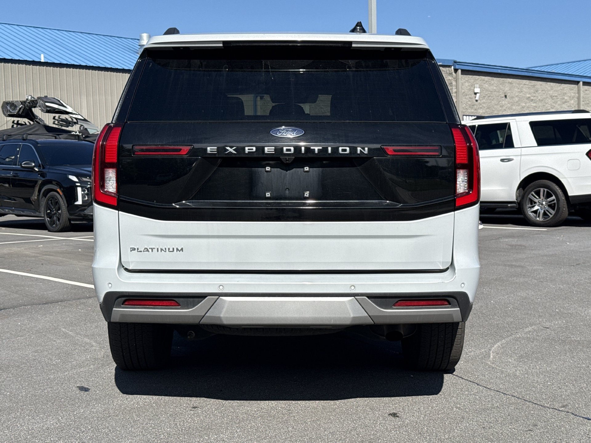 Used 2025 Ford Expedition Platinum AWD/4WD image 14