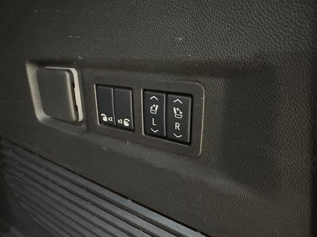 Used 2025 Chevrolet Tahoe Premier RWD image 25