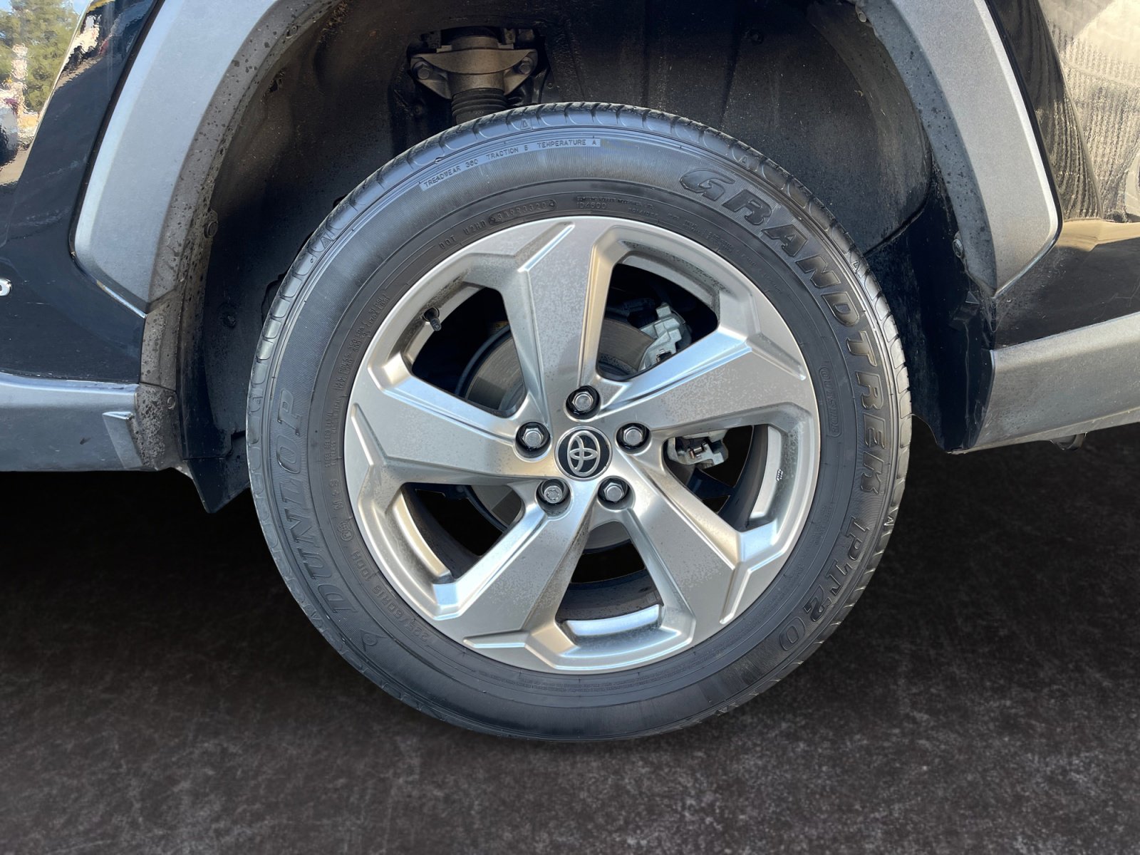 Used 2021 Toyota RAV4 Limited image 14