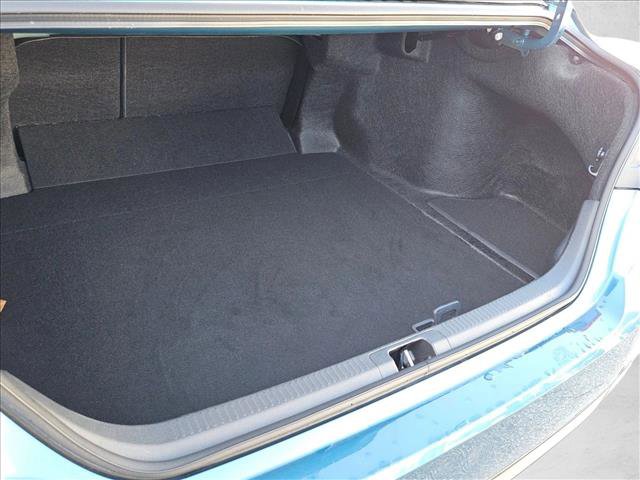 Used 2025 Toyota Camry SE image 6