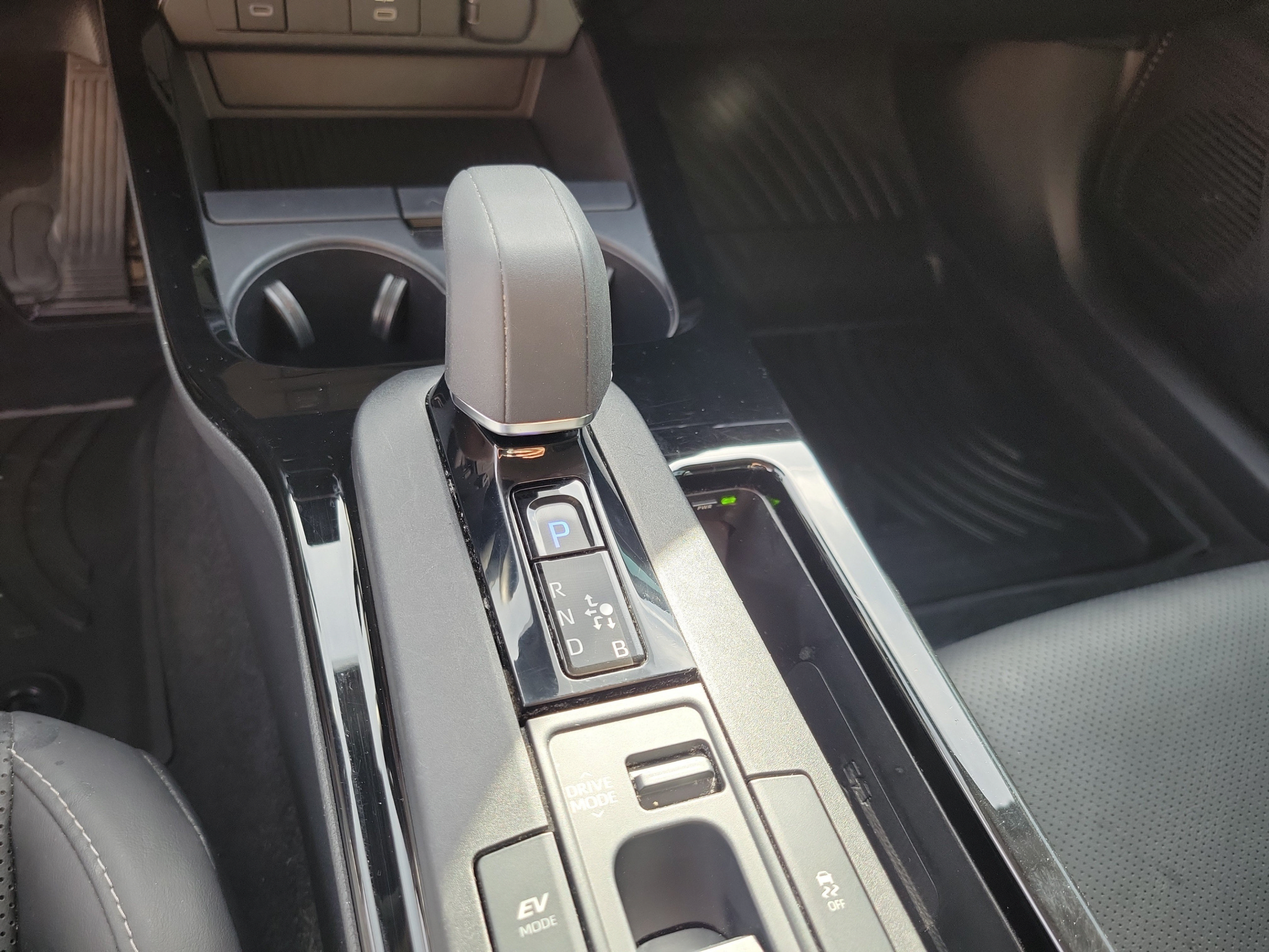Used 2023 Toyota Prius XLE FWD image 20