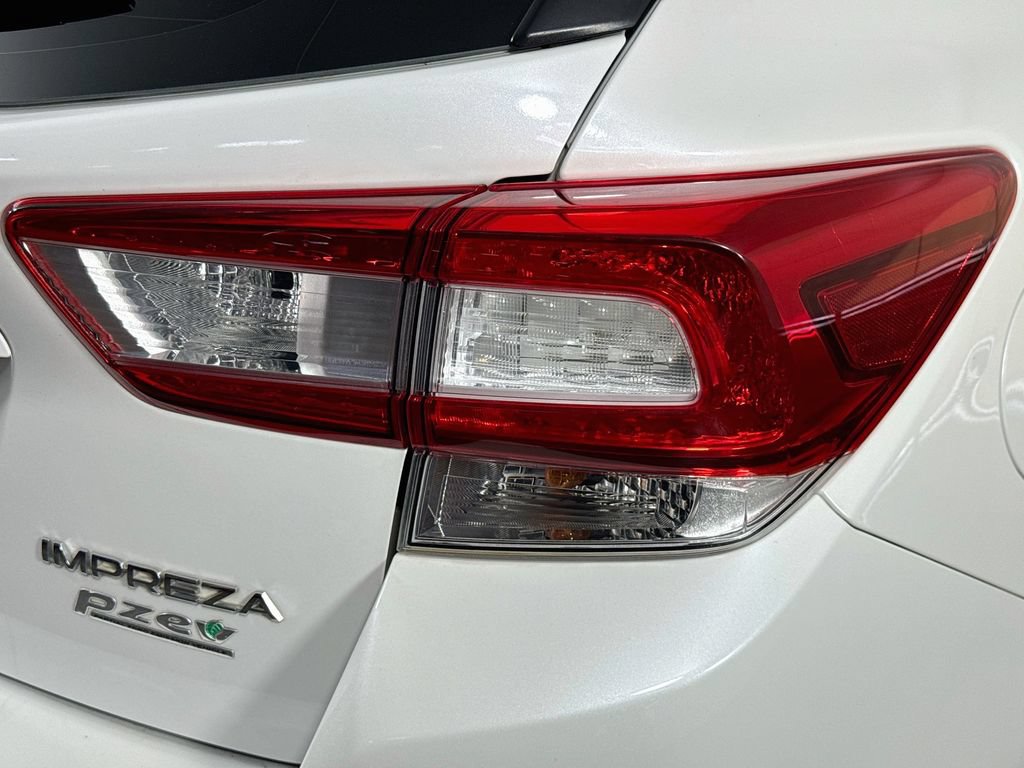 Used 2017 Subaru Impreza 2.0i Limited AWD/4WD image 32