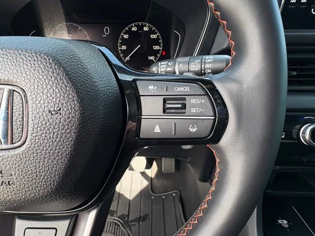 Used 2025 Honda Pilot TrailSport image 14