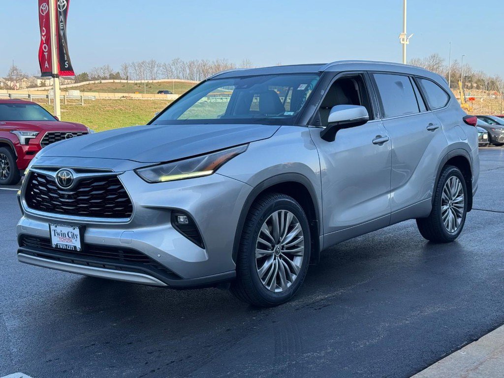 Certified 2020 Toyota Highlander Platinum AWD/4WD image 8
