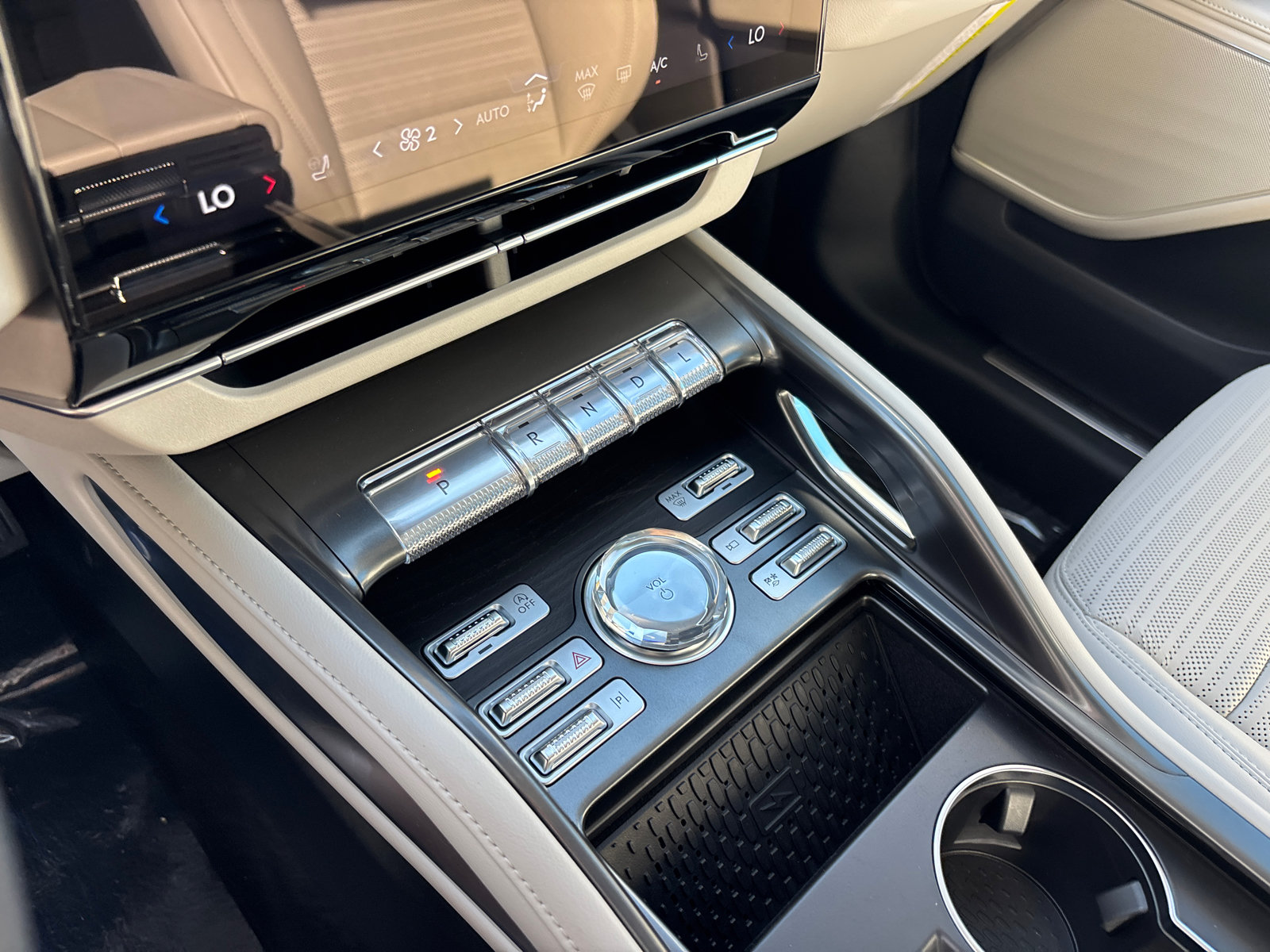 New 2026 Lincoln Nautilus Reserve w/ Jet Appearance Package AWD/4WD image 22