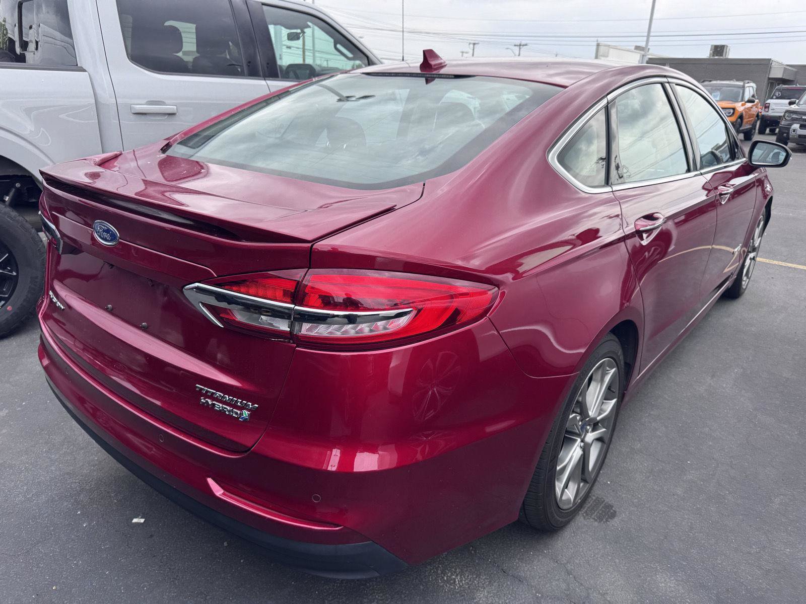 Used 2019 Ford Fusion Titanium FWD image 4