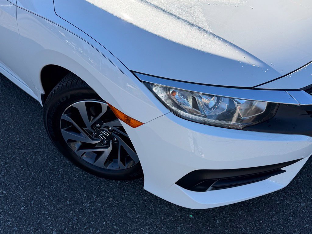 Used 2018 Honda Civic EX image 2