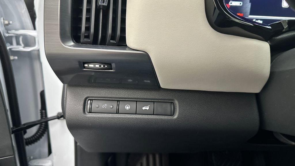 New 2026 Nissan Pathfinder SL image 18