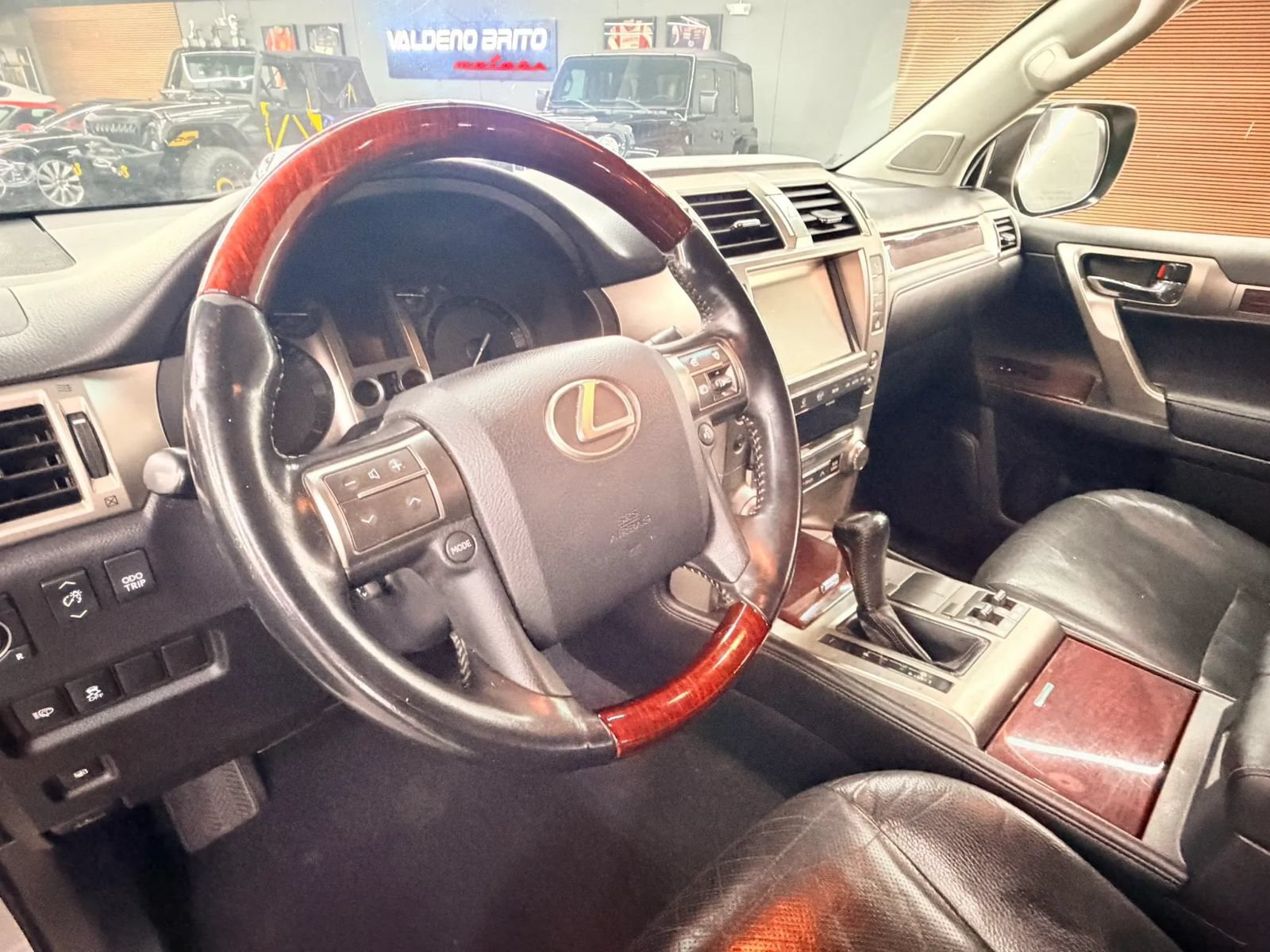 Used 2014 Lexus GX 460 w/ Premium Package AWD/4WD image 5