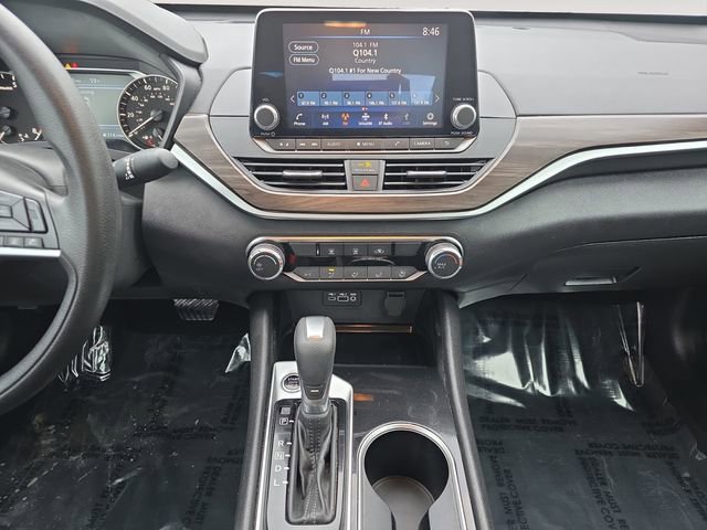Used 2024 Nissan Altima 2.5 SV image 11