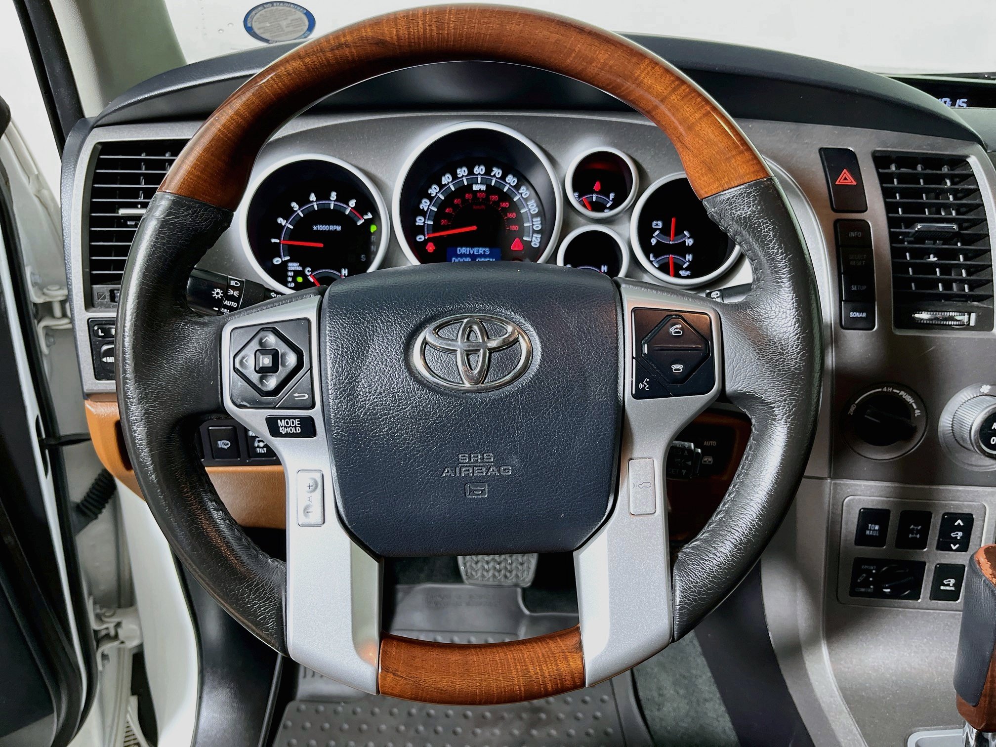 Used 2017 Toyota Sequoia Platinum AWD/4WD image 16