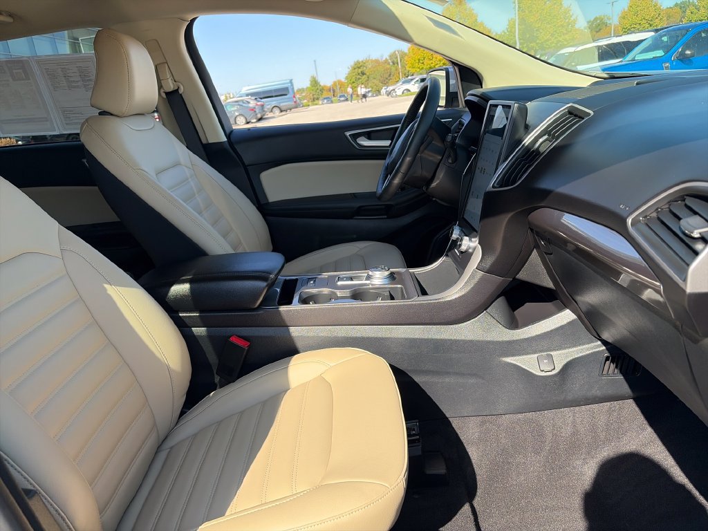 Used 2024 Ford Edge SEL w/ Convenience Package AWD/4WD image 11