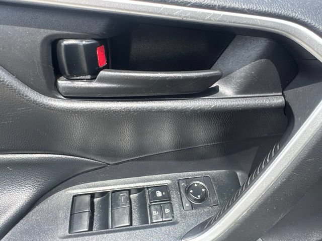 Used 2023 Toyota RAV4 LE AWD/4WD image 14