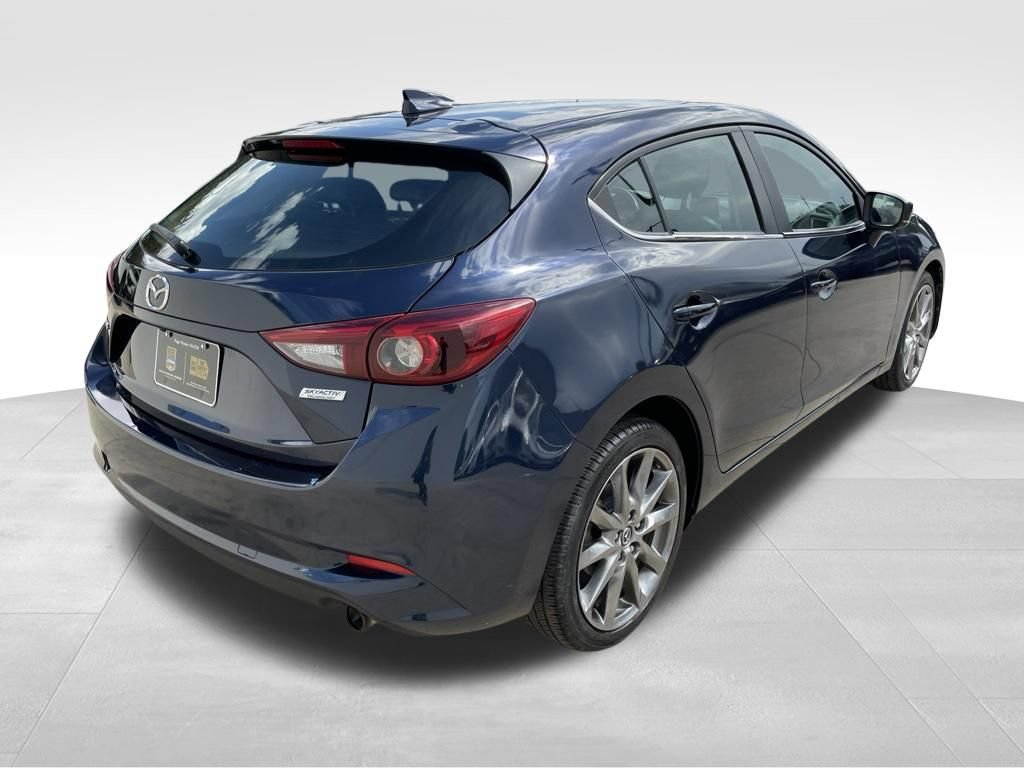 Used 2018 MAZDA MAZDA3 Grand Touring w/ Premium Equipment Package FWD image 5