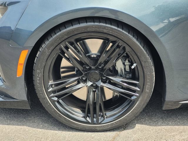 Used 2022 Chevrolet Camaro ZL1 RWD image 11