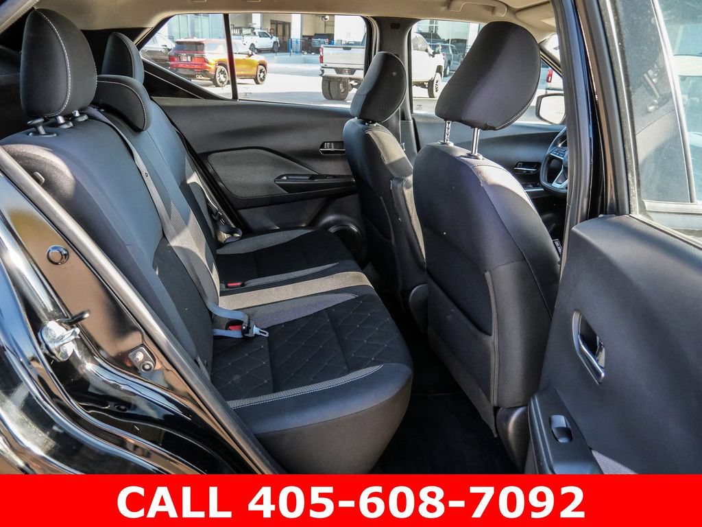 Used 2019 Nissan Kicks SV FWD image 17