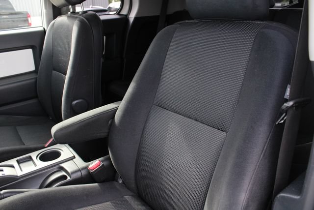 Used 2013 Toyota FJ Cruiser 4WD w/ Upgrade Pkg image 3