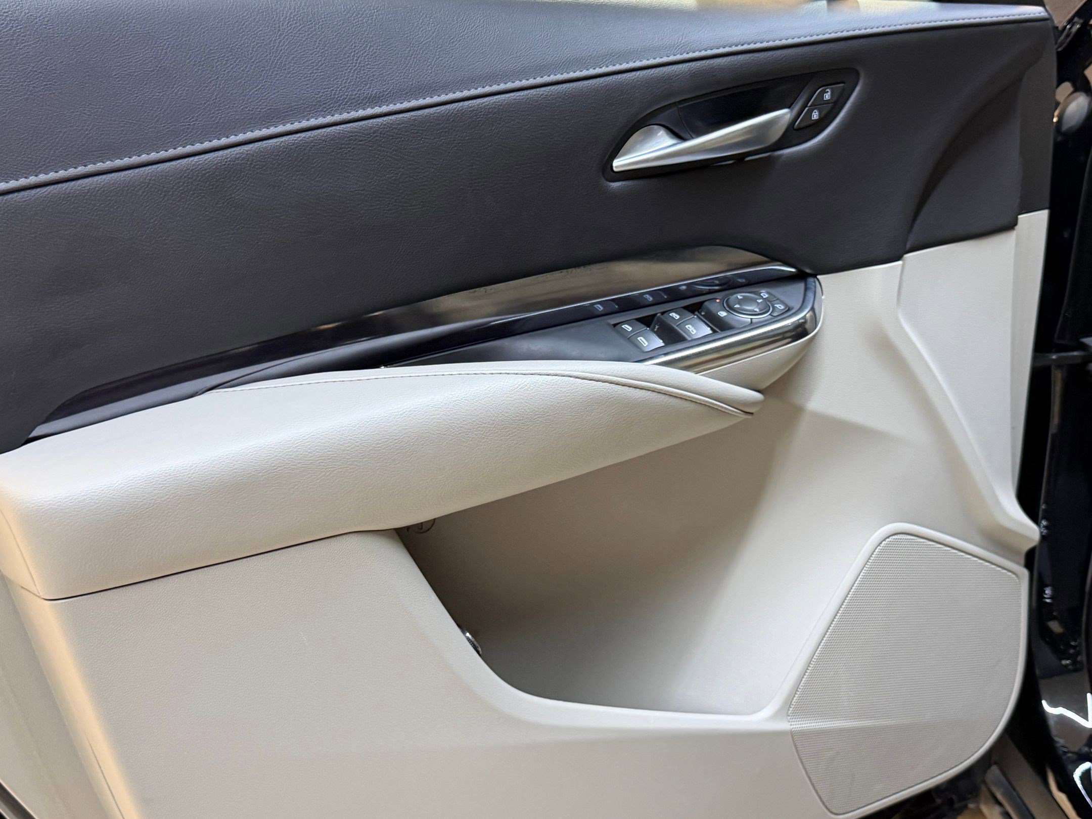 Used 2023 Cadillac XT4 Luxury FWD image 13