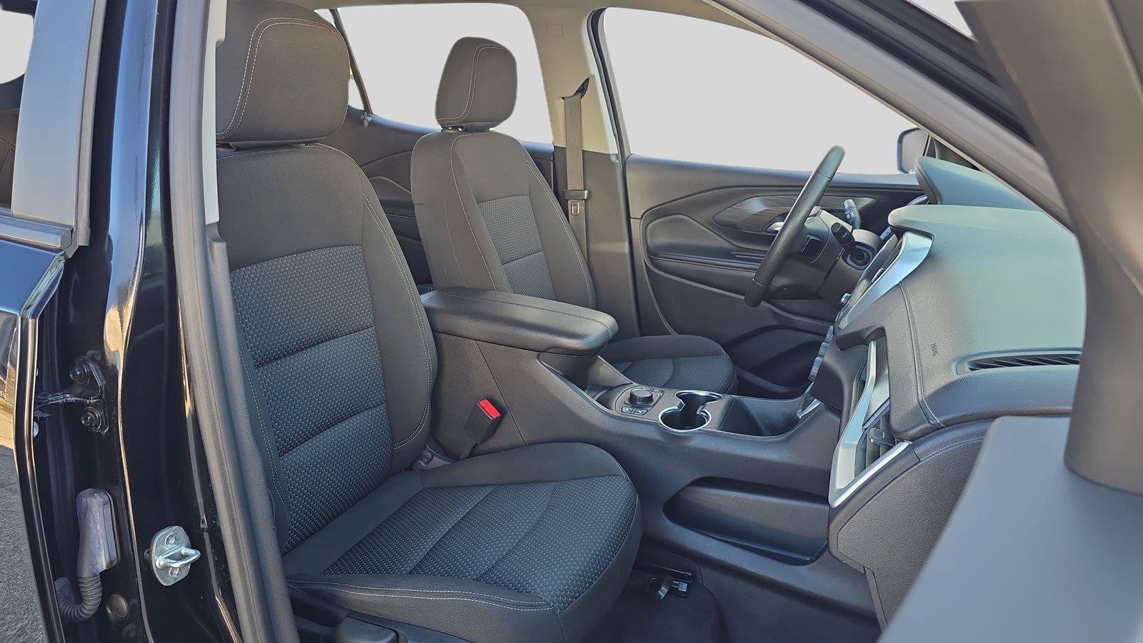 Used 2024 GMC Terrain SLE w/ Driver Convenience Package FWD image 14