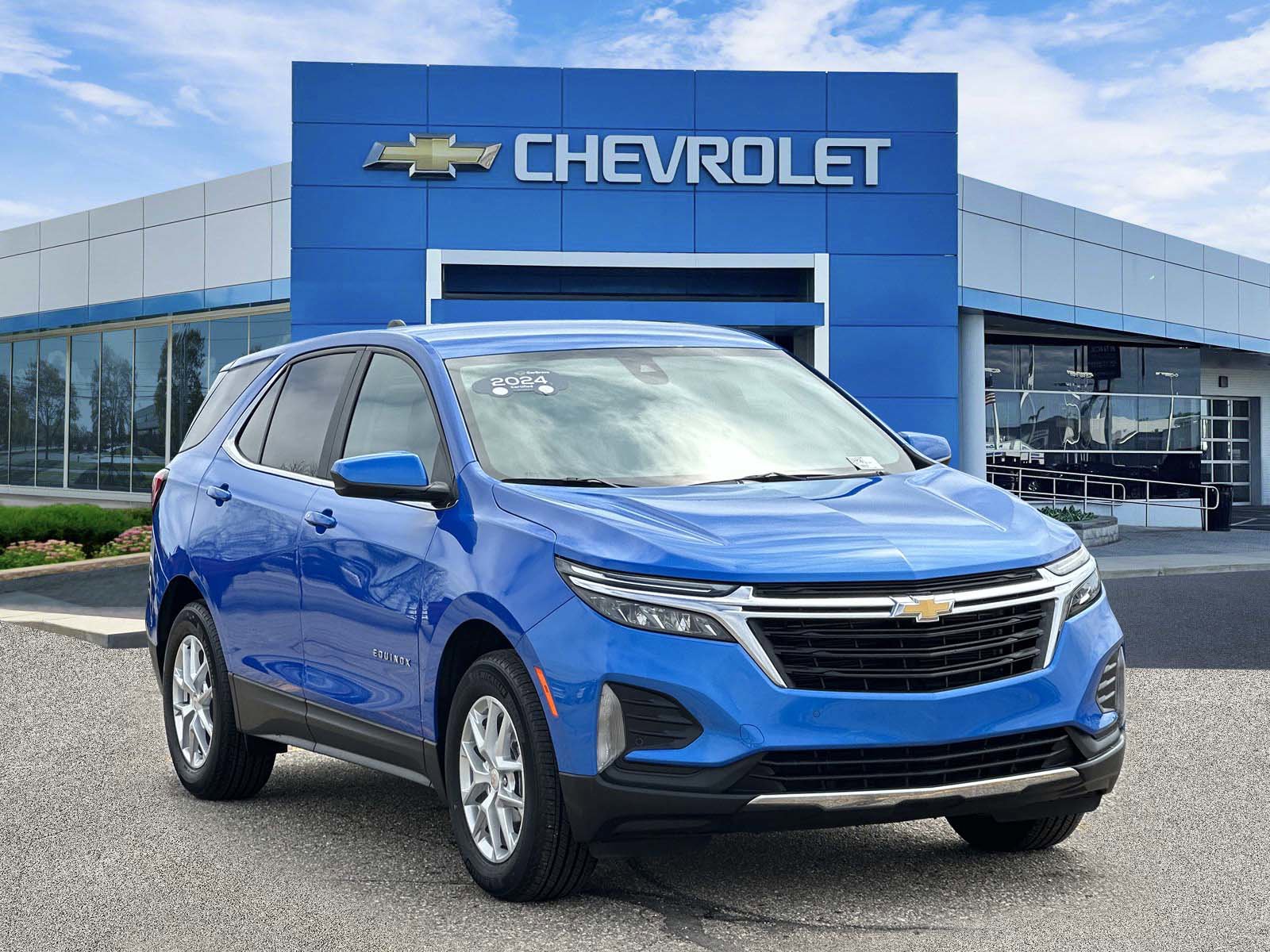 Certified 2024 Chevrolet Equinox LT w/ LPO, Floor Liner Package FWD image 6