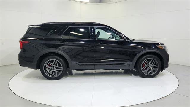 Used 2025 Ford Explorer ST-Line w/ ST-Line Street Pack image 9