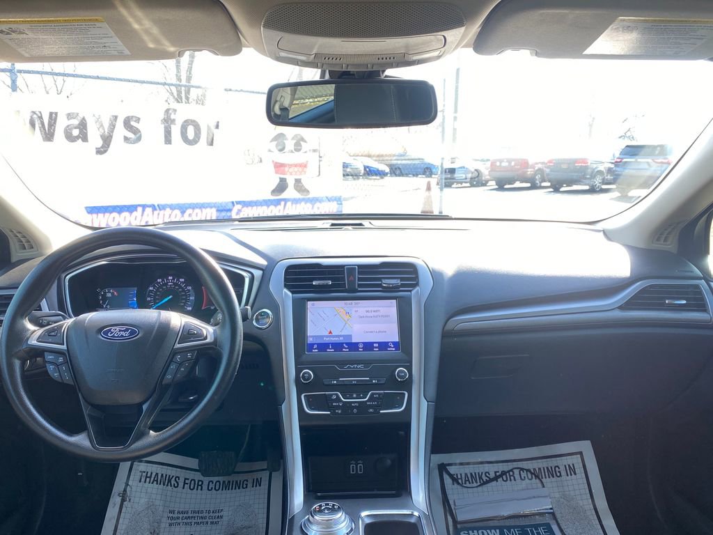 Used 2020 Ford Fusion SE image 17