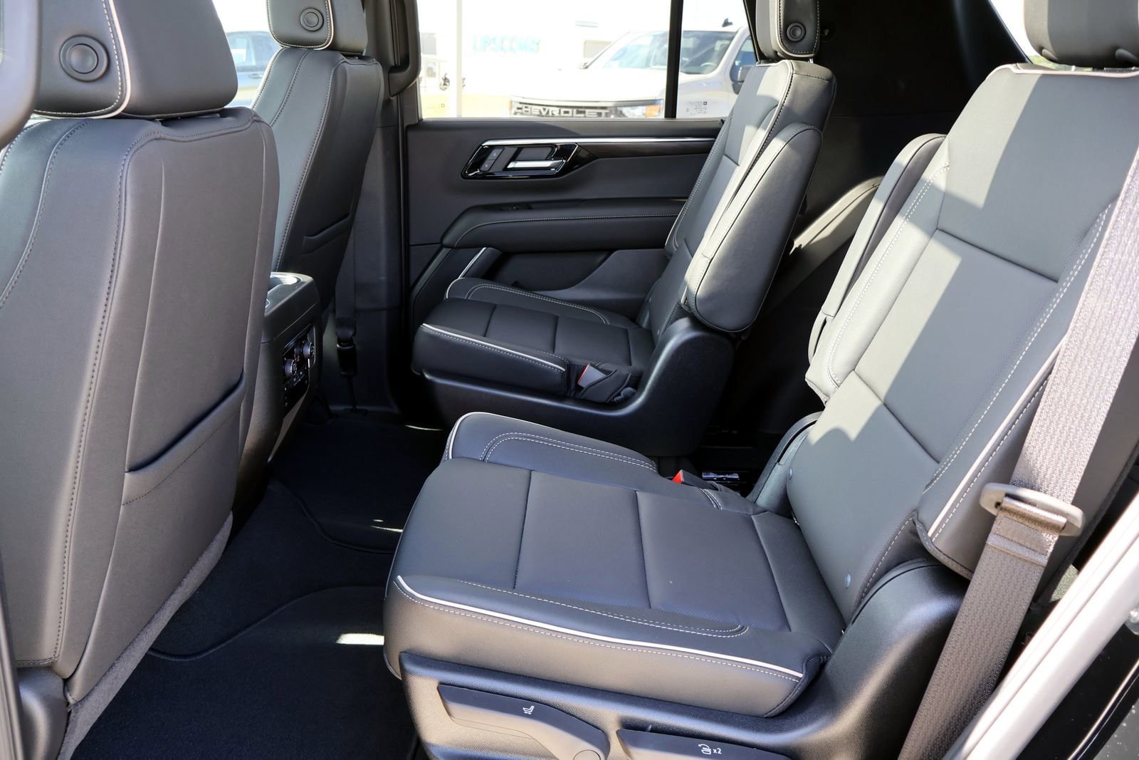 New 2026 Chevrolet Tahoe Premier w/ Sun And Tow Package AWD/4WD image 8