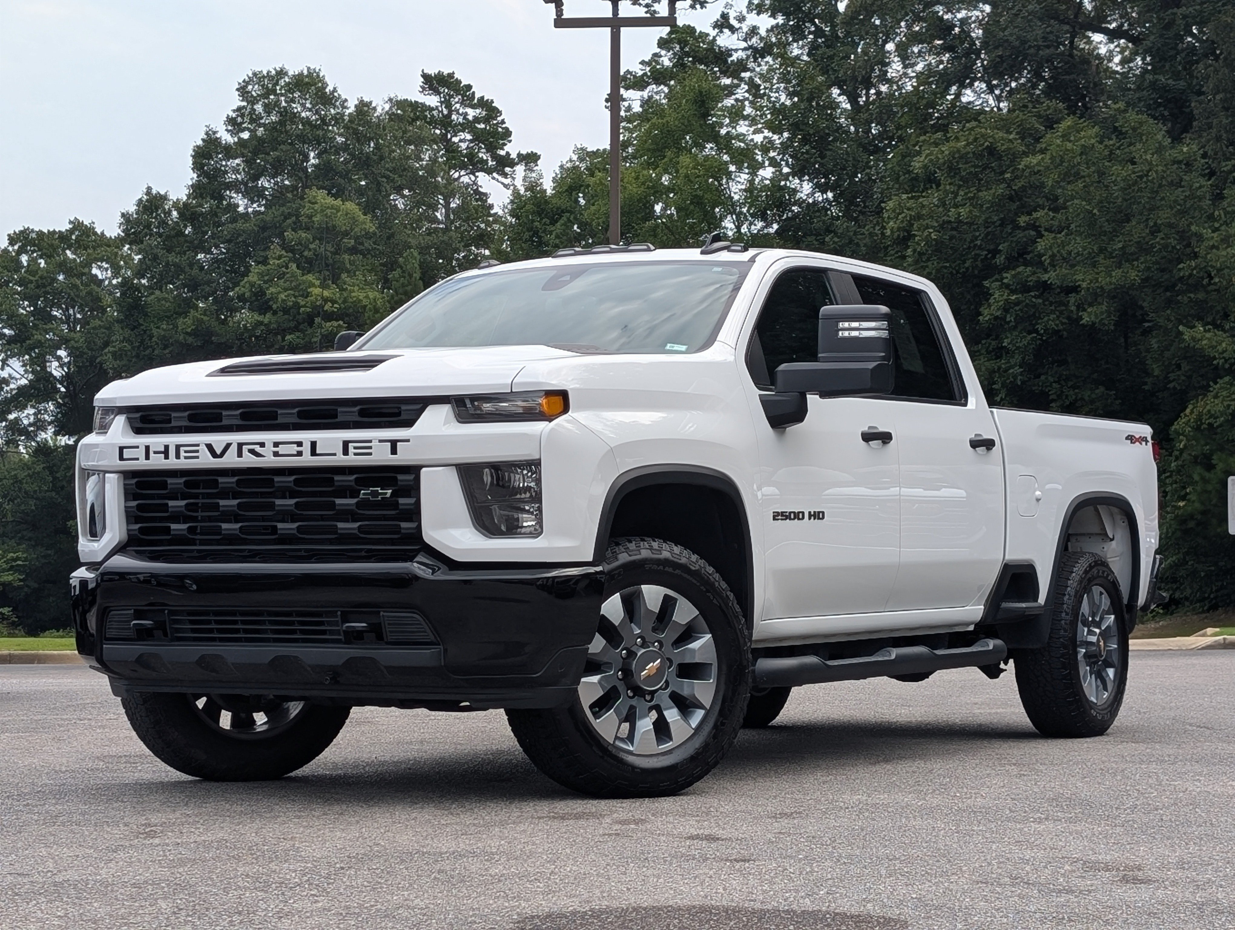 Used 2023 Chevrolet Silverado 2500 Custom w/ Custom Value Package AWD/4WD image 4