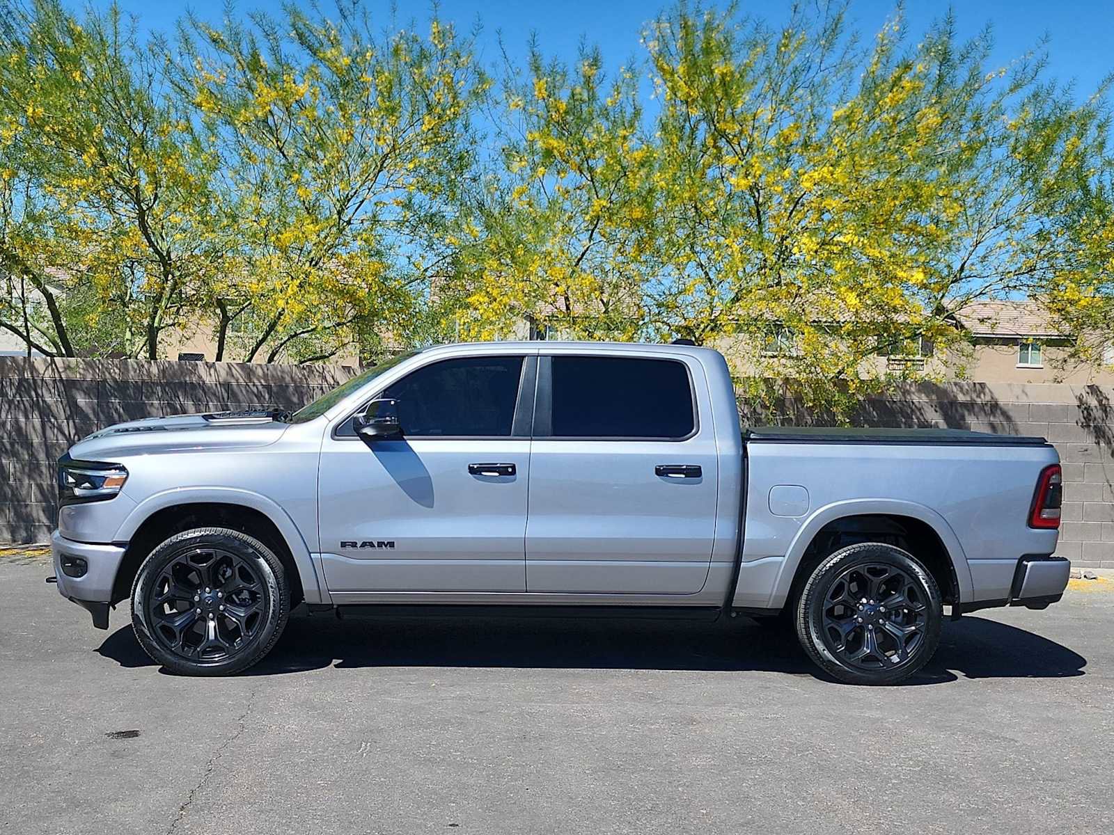 Used 2023 RAM 1500 Limited AWD/4WD image 5
